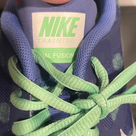 Nike training women’s Blue and Green dual fusion sneakers size 6.5 - Picture 4 of 7